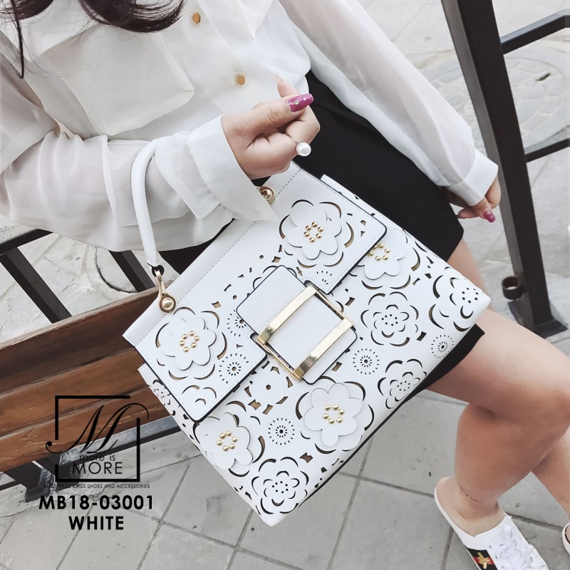 กระเป๋าสะพาย ฉลุหนัง หนัง พร้อมส่ง