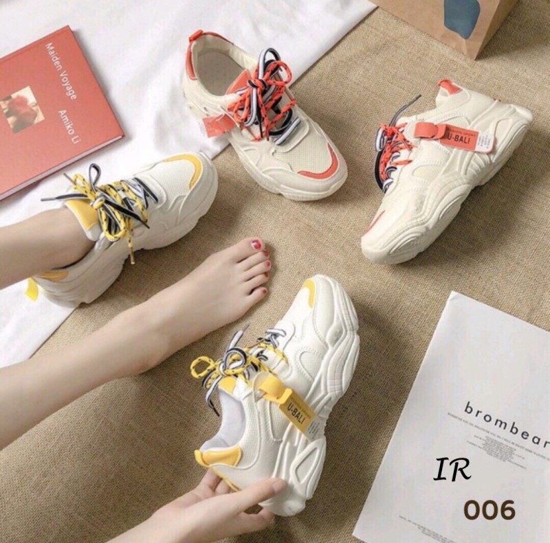 รองเท้าผ้าใบลำลองแนวสปอร์ต