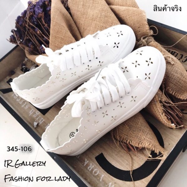 รองเท้าผ้าใบฉลุลาย ใส่สบายนิ่มเท้า