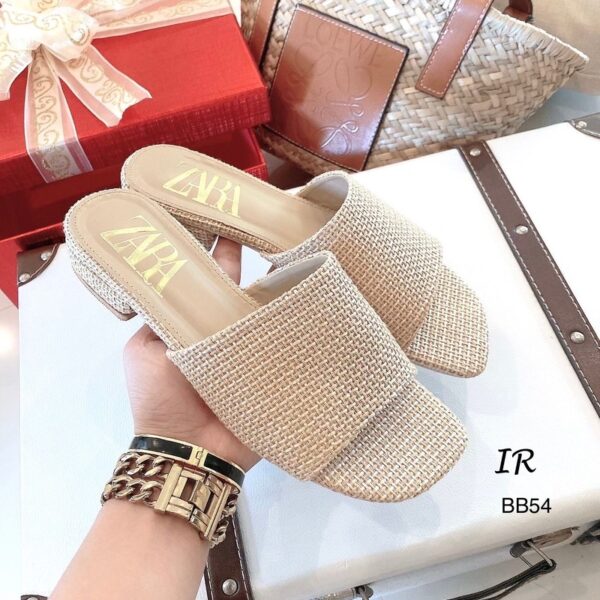 รองเท้าแตะ zara