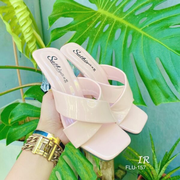 รองเท้าส้นสูง หนังเงานิ่ม ทรงสวมไขว้